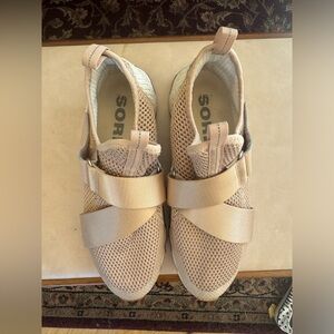 Sorrel stylish sneakers